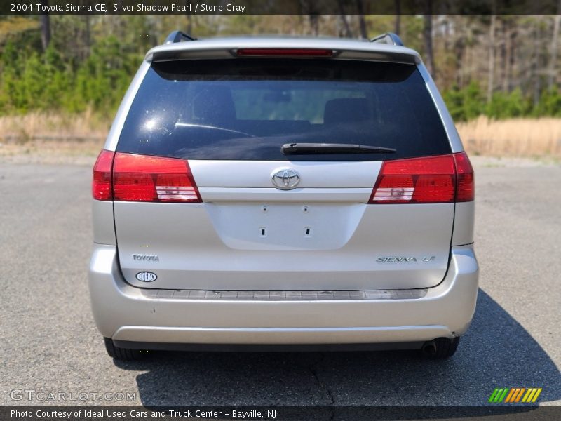 Silver Shadow Pearl / Stone Gray 2004 Toyota Sienna CE