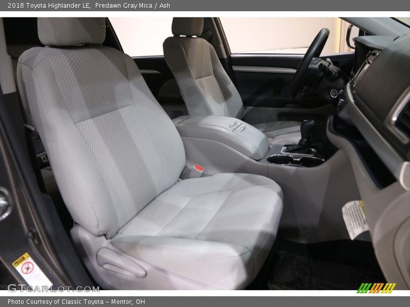 Predawn Gray Mica / Ash 2018 Toyota Highlander LE