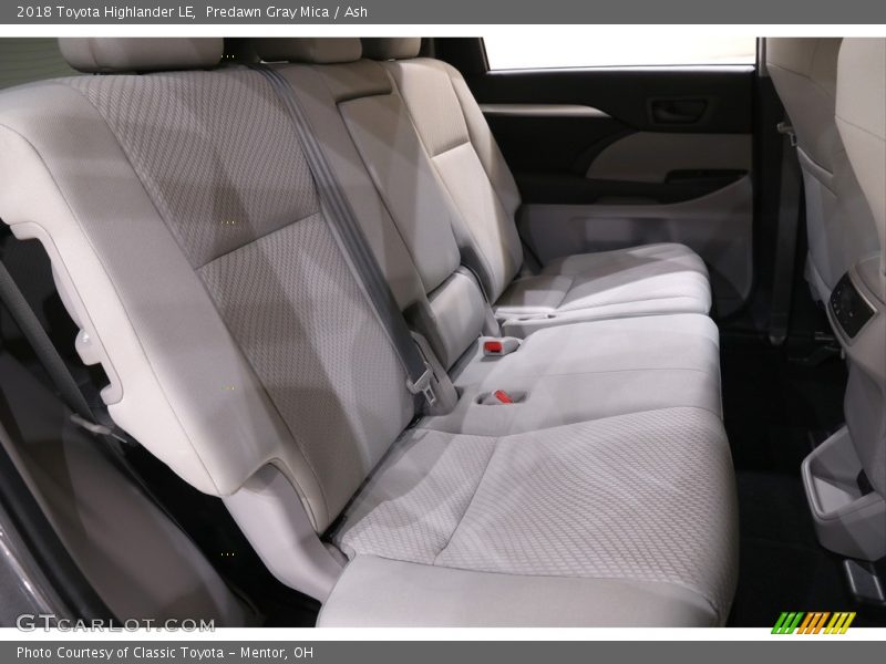 Predawn Gray Mica / Ash 2018 Toyota Highlander LE