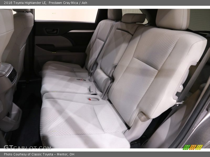 Predawn Gray Mica / Ash 2018 Toyota Highlander LE