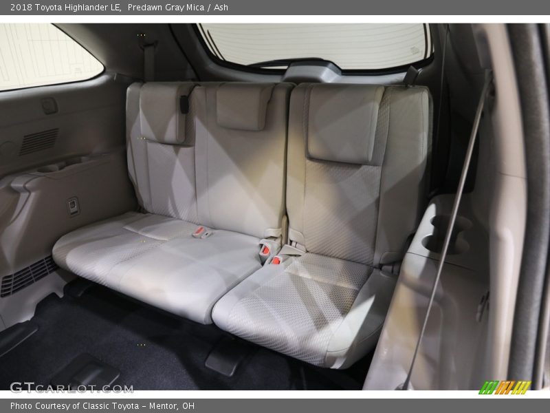 Predawn Gray Mica / Ash 2018 Toyota Highlander LE