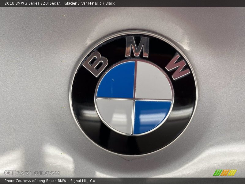 Glacier Silver Metallic / Black 2018 BMW 3 Series 320i Sedan