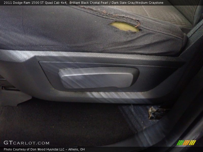 Brilliant Black Crystal Pearl / Dark Slate Gray/Medium Graystone 2011 Dodge Ram 1500 ST Quad Cab 4x4