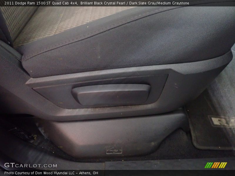 Brilliant Black Crystal Pearl / Dark Slate Gray/Medium Graystone 2011 Dodge Ram 1500 ST Quad Cab 4x4