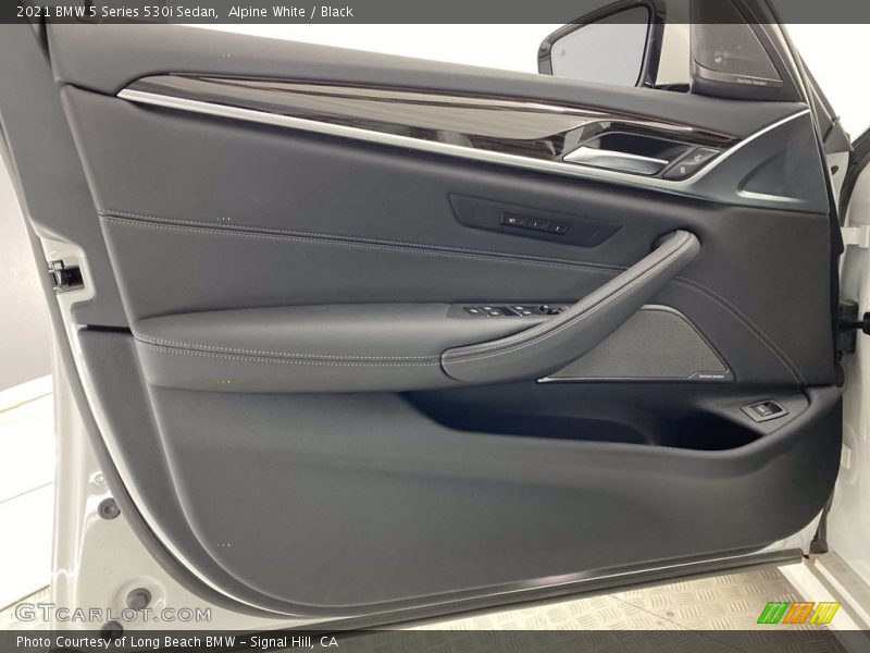 Alpine White / Black 2021 BMW 5 Series 530i Sedan