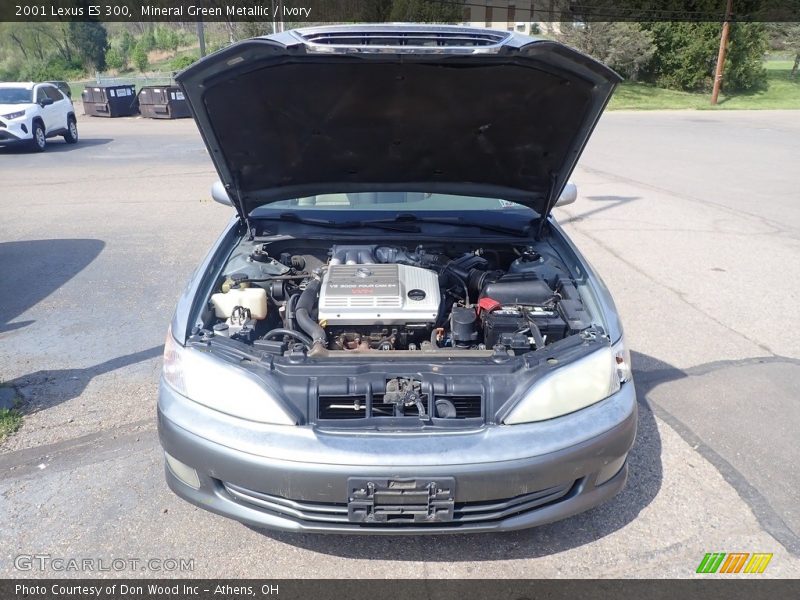 Mineral Green Metallic / Ivory 2001 Lexus ES 300