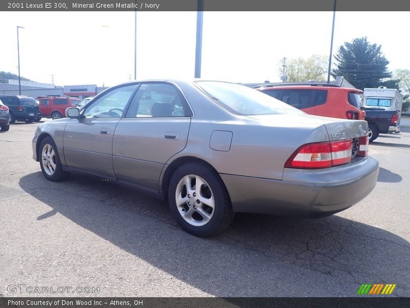 Mineral Green Metallic / Ivory 2001 Lexus ES 300