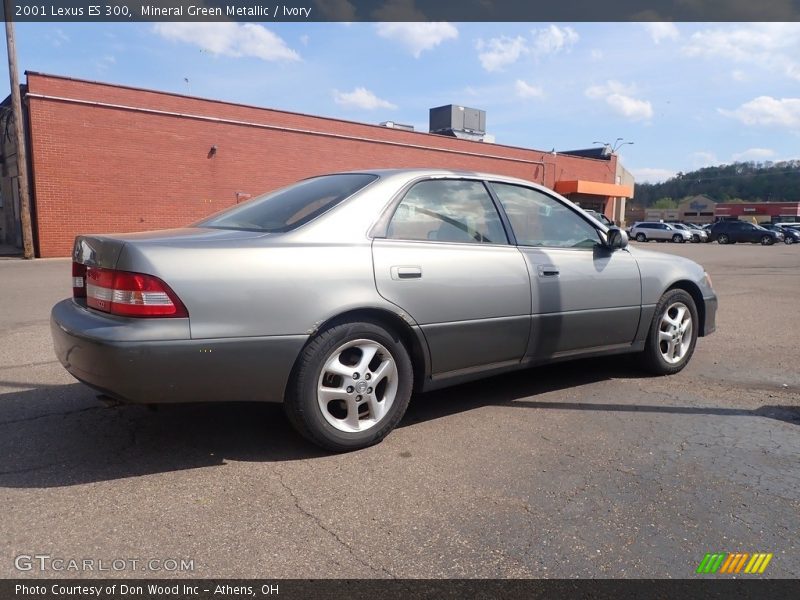 Mineral Green Metallic / Ivory 2001 Lexus ES 300