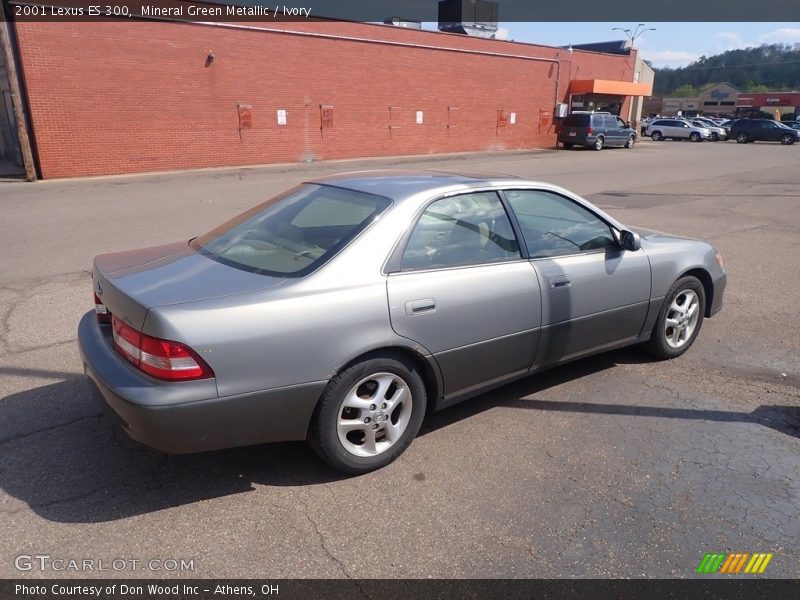 Mineral Green Metallic / Ivory 2001 Lexus ES 300