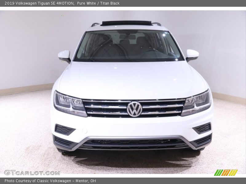 Pure White / Titan Black 2019 Volkswagen Tiguan SE 4MOTION