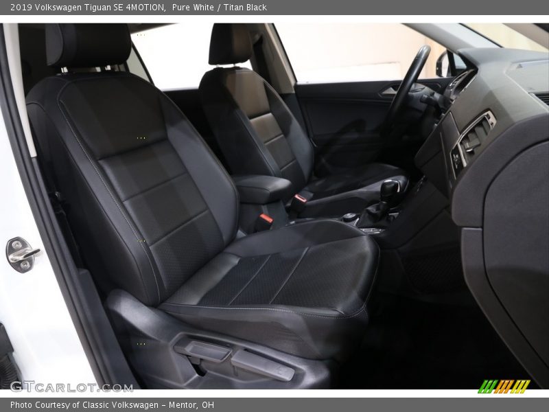 Pure White / Titan Black 2019 Volkswagen Tiguan SE 4MOTION
