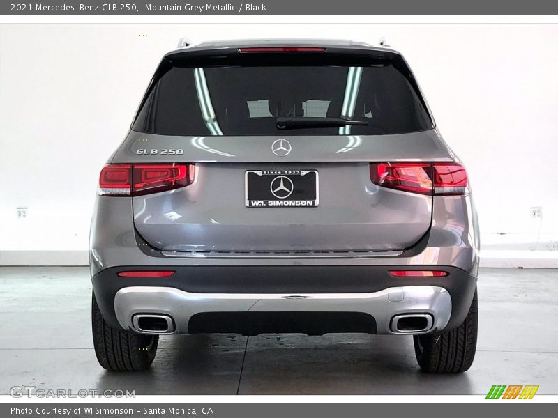 Mountain Grey Metallic / Black 2021 Mercedes-Benz GLB 250