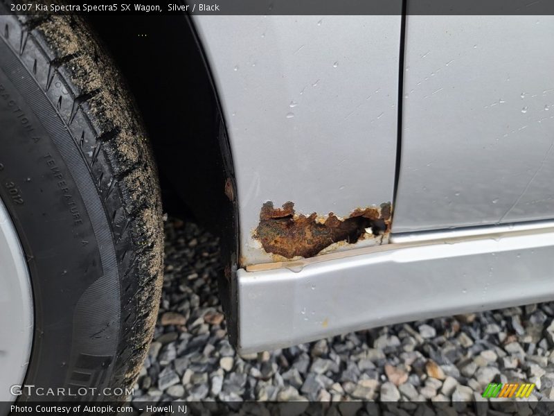 Silver / Black 2007 Kia Spectra Spectra5 SX Wagon