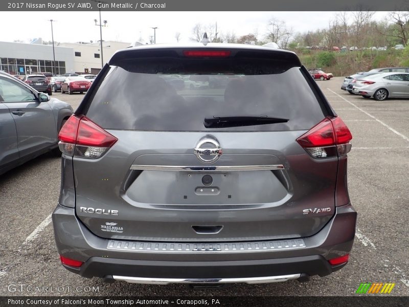 Gun Metallic / Charcoal 2017 Nissan Rogue SV AWD