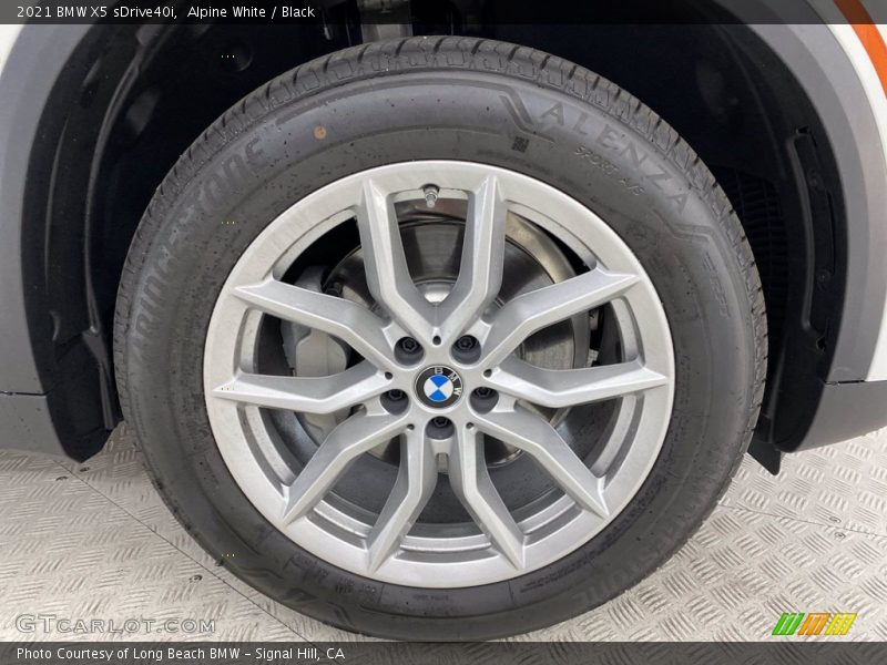 Alpine White / Black 2021 BMW X5 sDrive40i