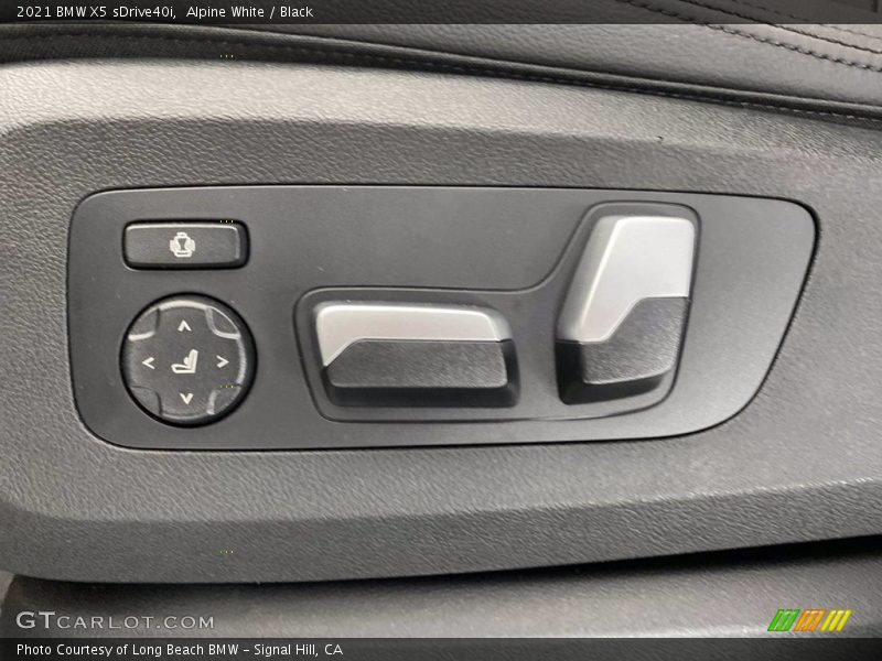 Alpine White / Black 2021 BMW X5 sDrive40i