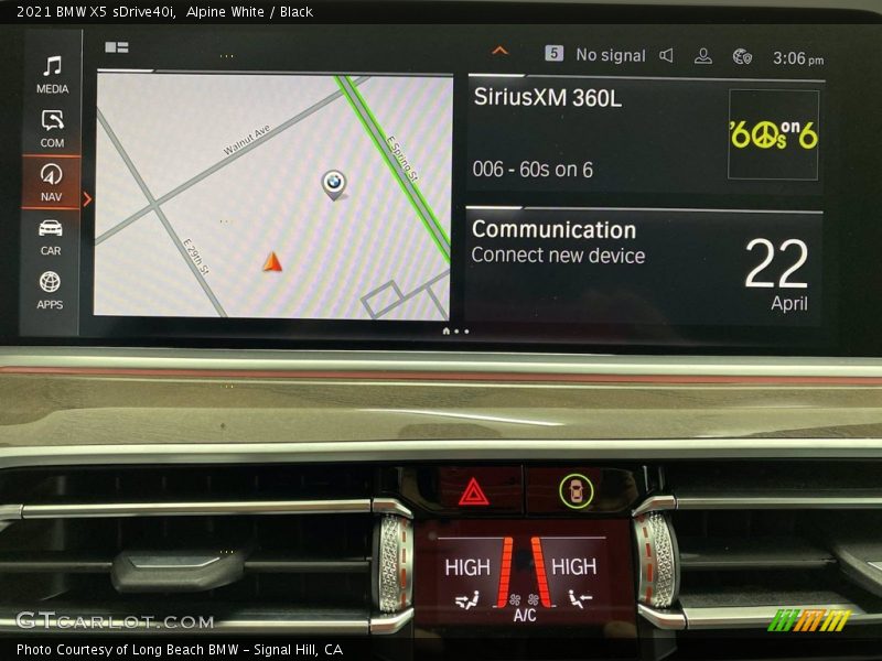 Alpine White / Black 2021 BMW X5 sDrive40i