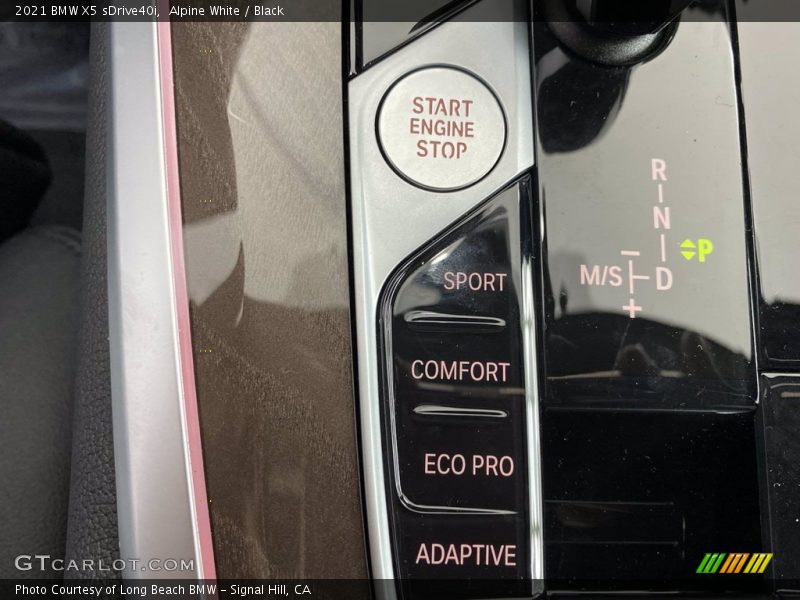 Alpine White / Black 2021 BMW X5 sDrive40i