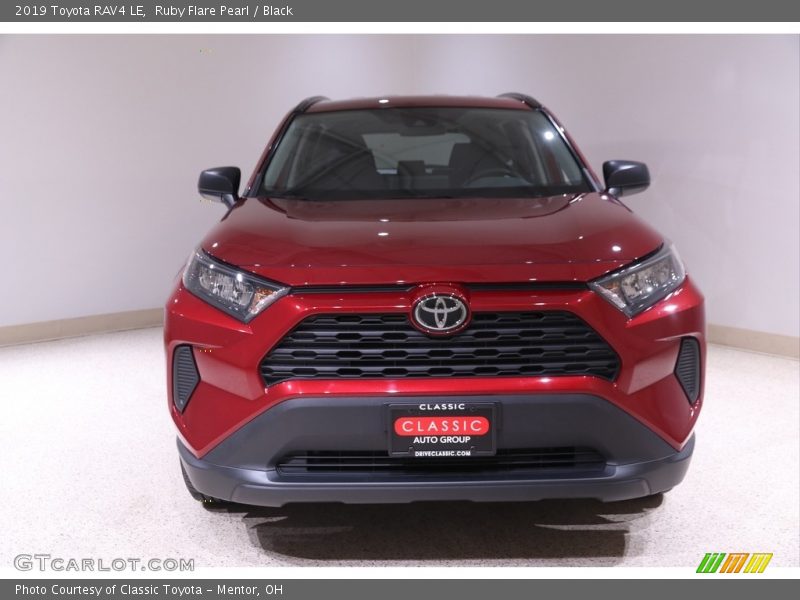 Ruby Flare Pearl / Black 2019 Toyota RAV4 LE