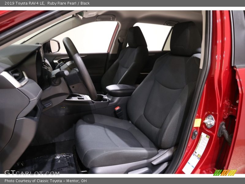 Ruby Flare Pearl / Black 2019 Toyota RAV4 LE