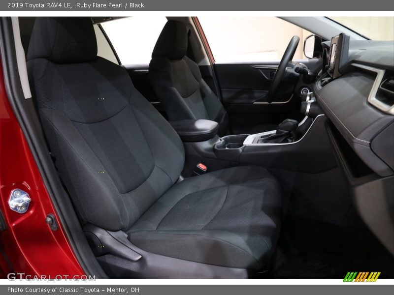 Ruby Flare Pearl / Black 2019 Toyota RAV4 LE