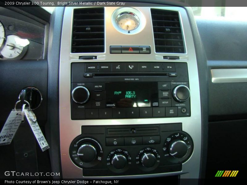 Bright Silver Metallic / Dark Slate Gray 2009 Chrysler 300 Touring
