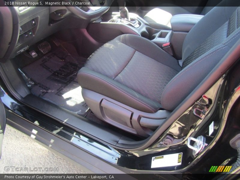 Magnetic Black / Charcoal 2018 Nissan Rogue S