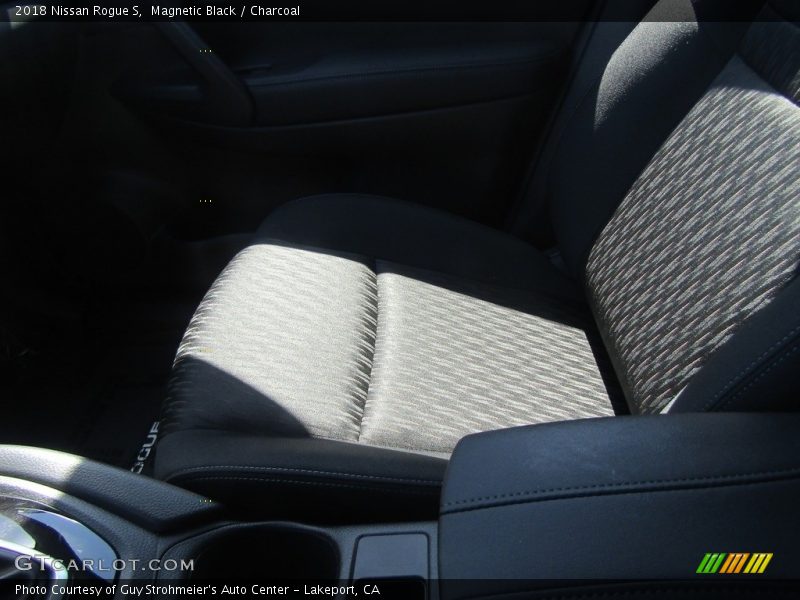 Magnetic Black / Charcoal 2018 Nissan Rogue S