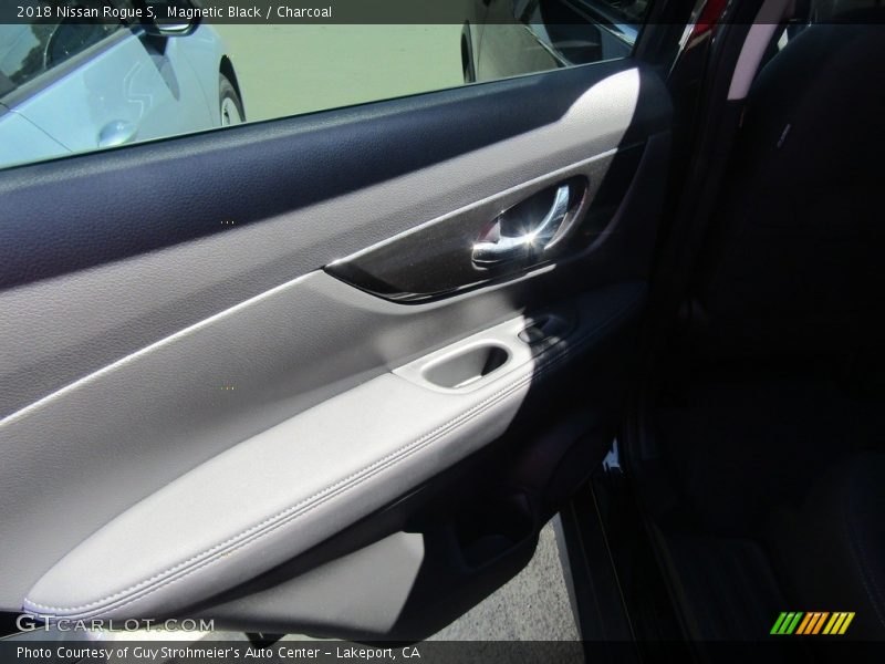 Magnetic Black / Charcoal 2018 Nissan Rogue S