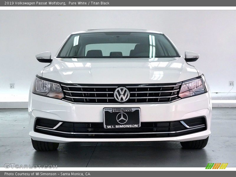 Pure White / Titan Black 2019 Volkswagen Passat Wolfsburg