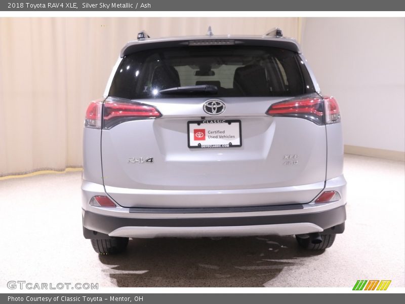 Silver Sky Metallic / Ash 2018 Toyota RAV4 XLE