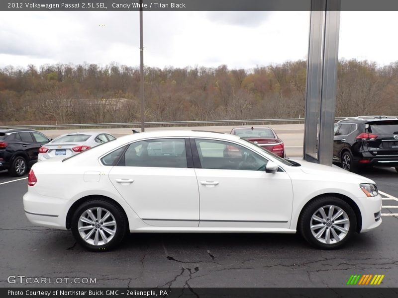 Candy White / Titan Black 2012 Volkswagen Passat 2.5L SEL