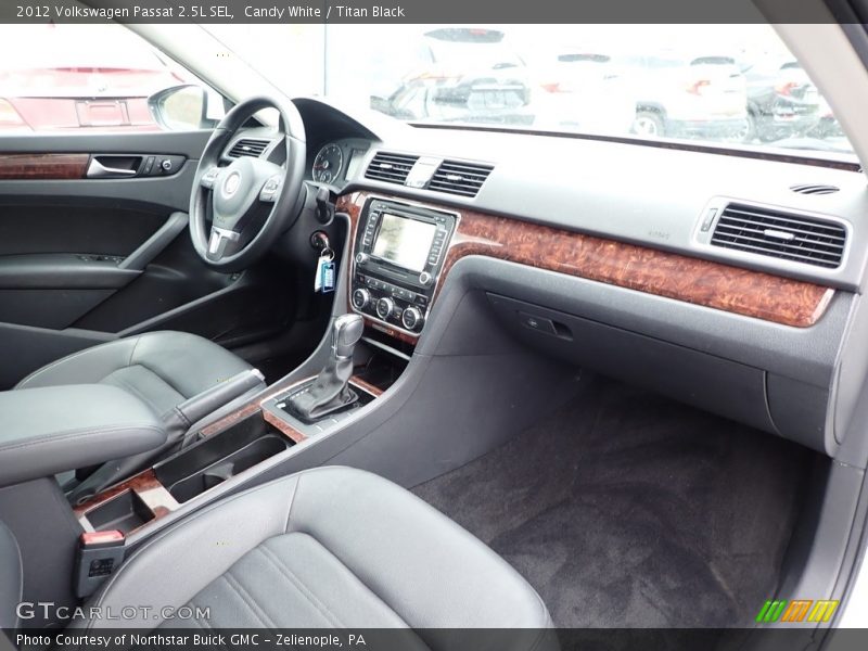 Candy White / Titan Black 2012 Volkswagen Passat 2.5L SEL