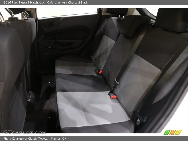 Oxford White / Charcoal Black 2016 Ford Fiesta S Hatchback
