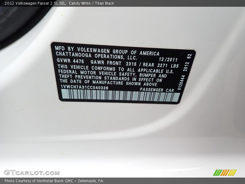 Candy White / Titan Black 2012 Volkswagen Passat 2.5L SEL
