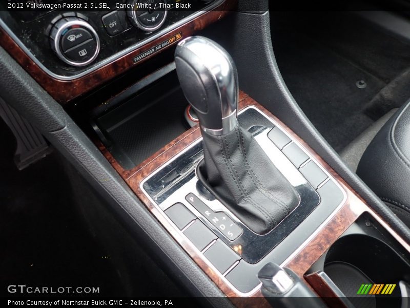 Candy White / Titan Black 2012 Volkswagen Passat 2.5L SEL