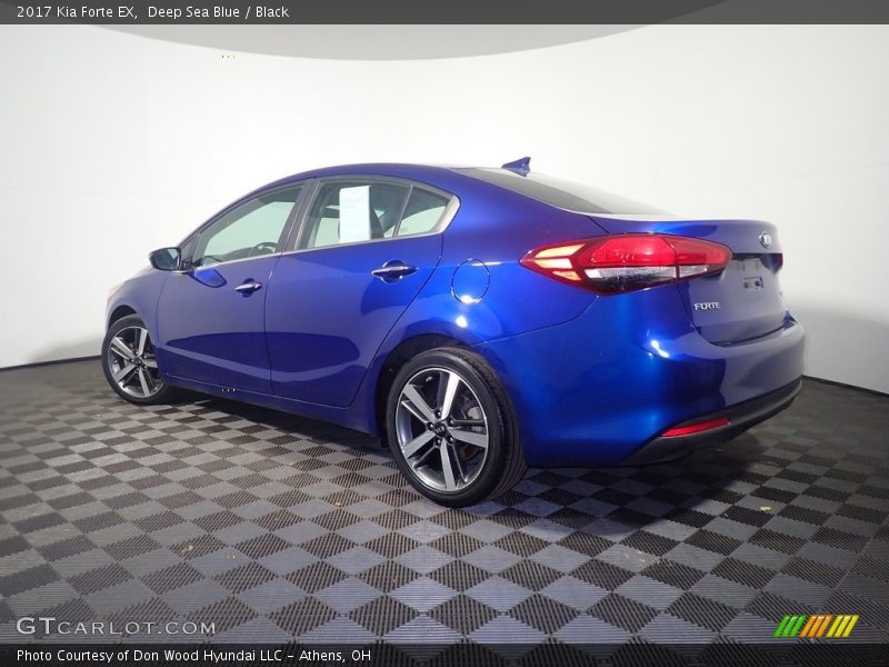 Deep Sea Blue / Black 2017 Kia Forte EX