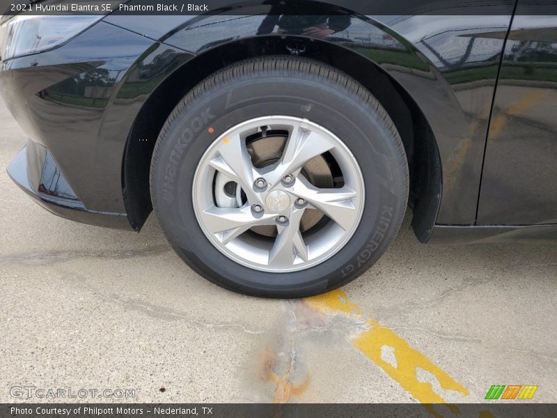 Phantom Black / Black 2021 Hyundai Elantra SE