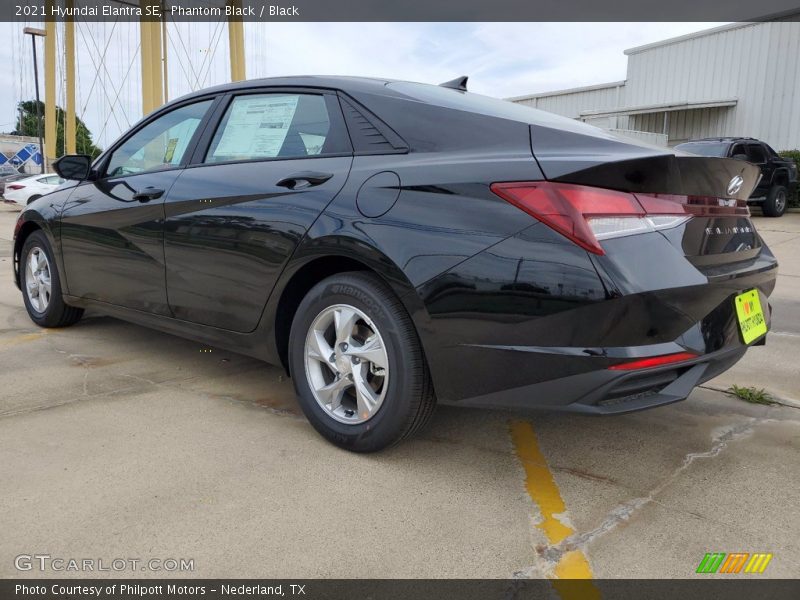 Phantom Black / Black 2021 Hyundai Elantra SE