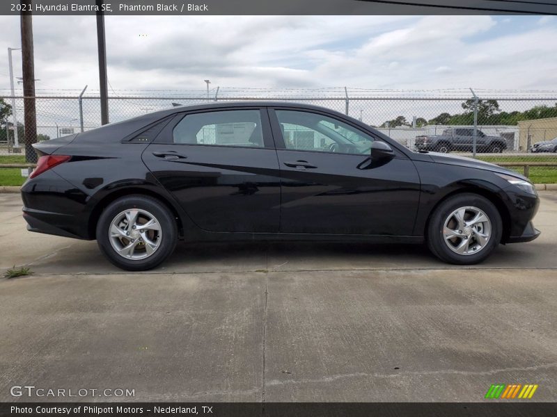 Phantom Black / Black 2021 Hyundai Elantra SE