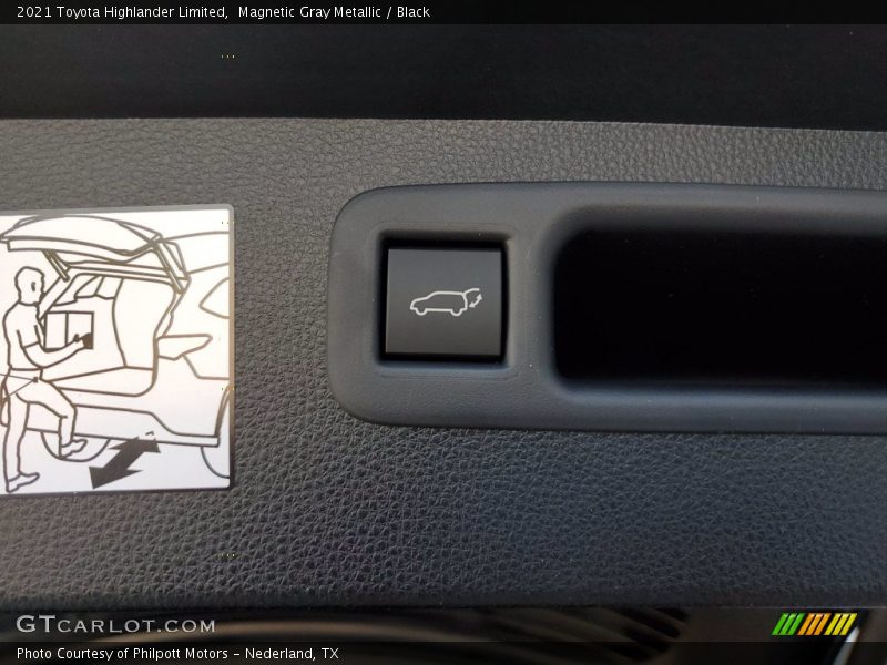 Magnetic Gray Metallic / Black 2021 Toyota Highlander Limited