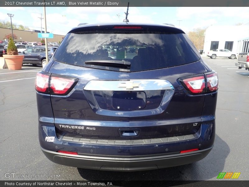Blue Velvet Metallic / Ebony 2017 Chevrolet Traverse LT AWD