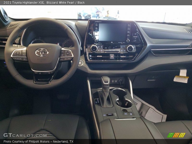 Blizzard White Pearl / Black 2021 Toyota Highlander XSE