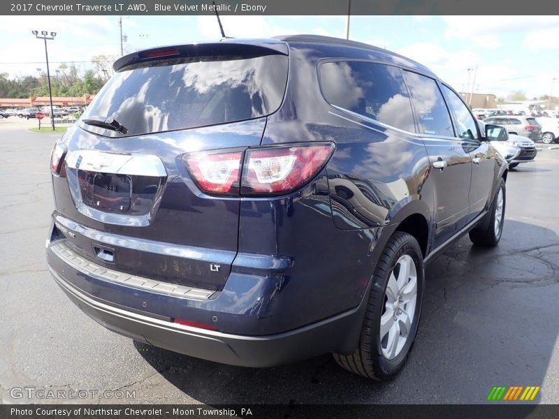 Blue Velvet Metallic / Ebony 2017 Chevrolet Traverse LT AWD
