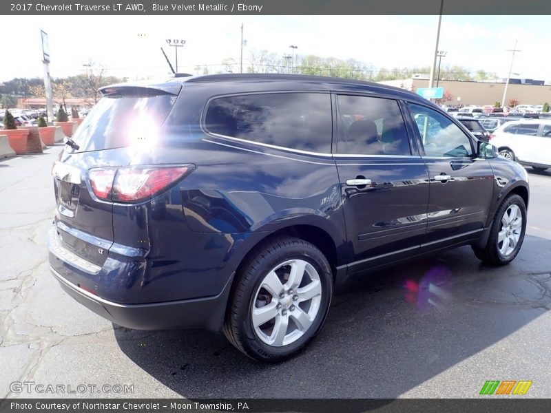 Blue Velvet Metallic / Ebony 2017 Chevrolet Traverse LT AWD