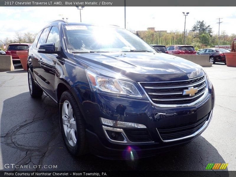 Blue Velvet Metallic / Ebony 2017 Chevrolet Traverse LT AWD
