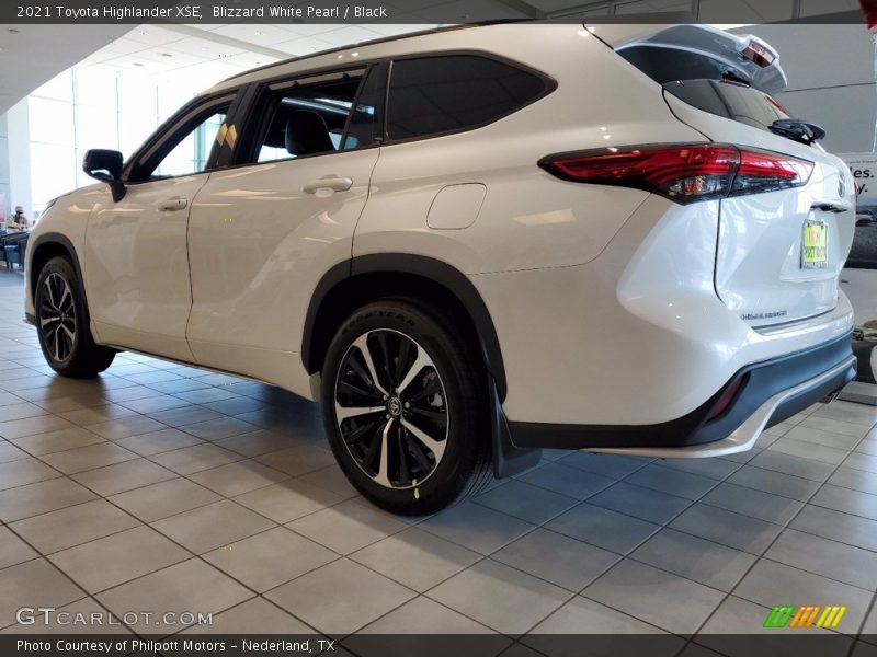 Blizzard White Pearl / Black 2021 Toyota Highlander XSE