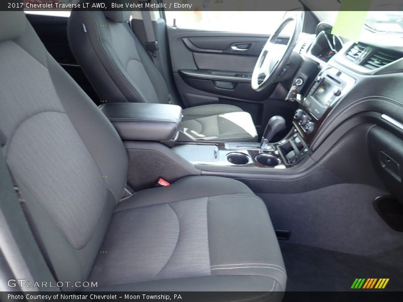 Blue Velvet Metallic / Ebony 2017 Chevrolet Traverse LT AWD