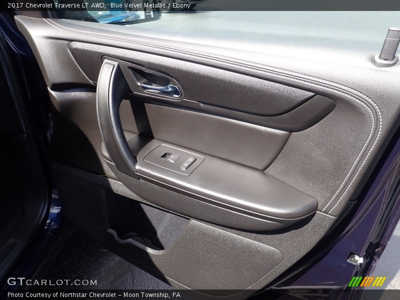 Blue Velvet Metallic / Ebony 2017 Chevrolet Traverse LT AWD