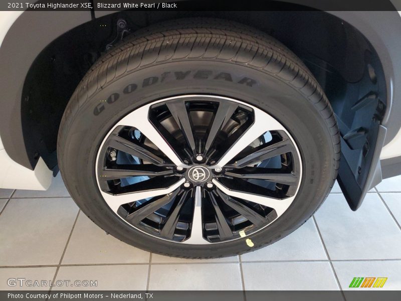 Blizzard White Pearl / Black 2021 Toyota Highlander XSE